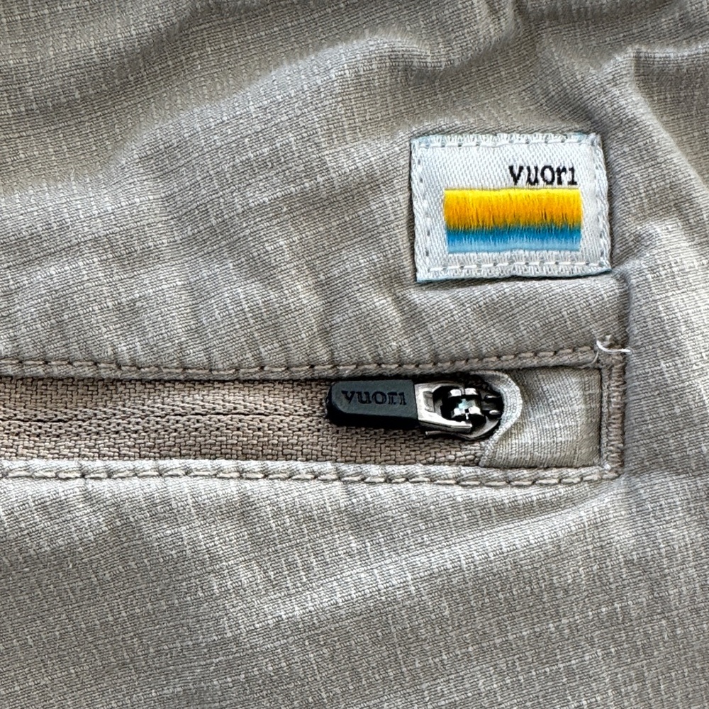 Vuori Taupe/Khaki Womenβs Ripstop Pant, Size M - Picture 4 of 13